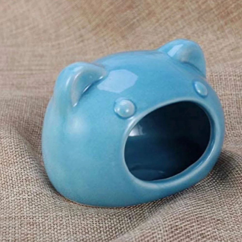 Cat Shaped Bedding House for Small Animals